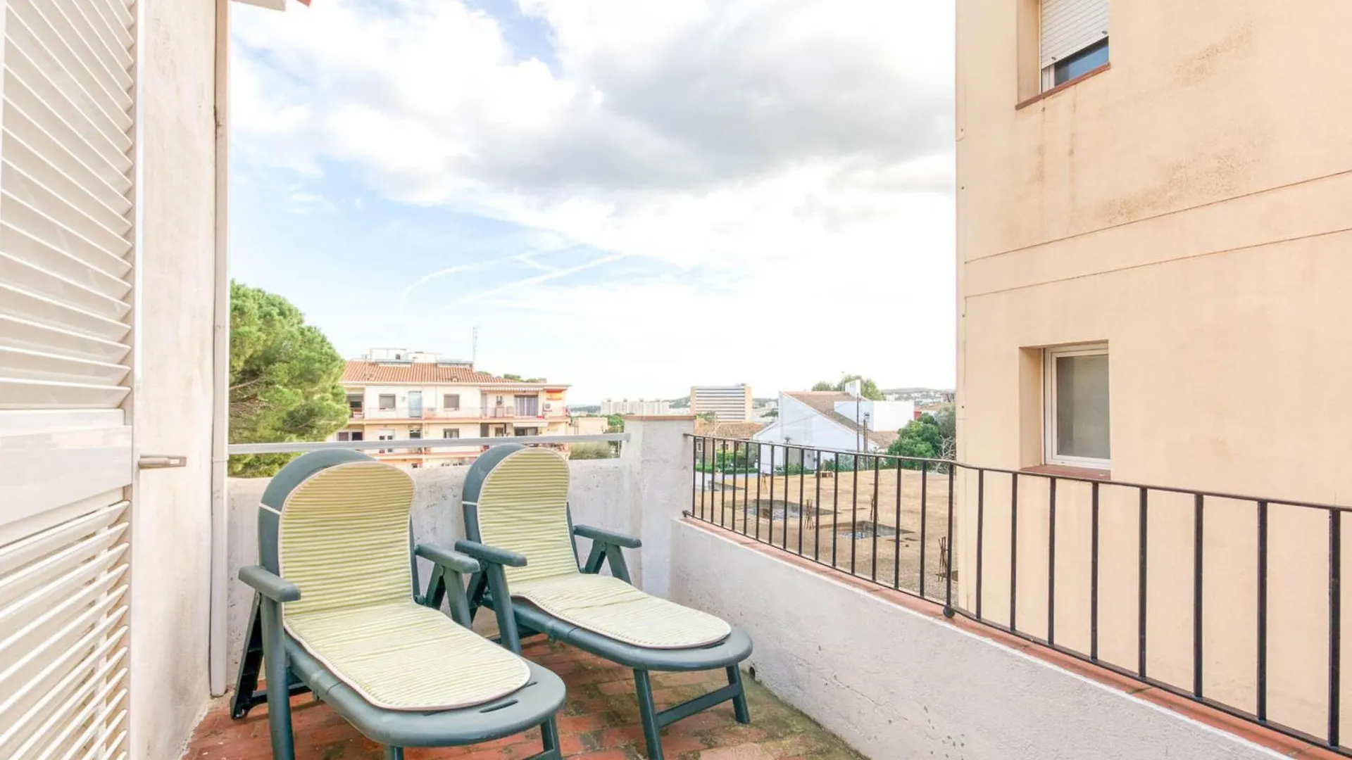 Apto. Centrico En Torroella De Montgri, Gran Terraza, Barbacoa, A/C, Wifi, Parking - Es-89-131 0*,  Spain